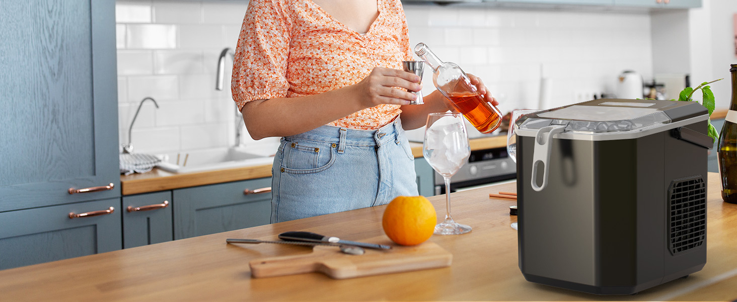 Countertop ice maker